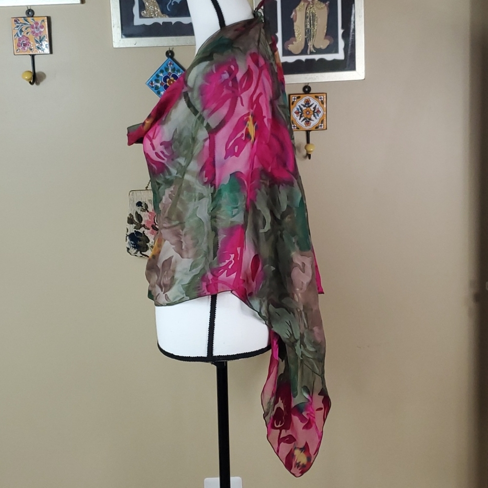 Floral wrap scarf - Picture 2 of 5